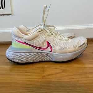 Nike ZoomX Invincible Run Flyknit (Women’s 8.5)